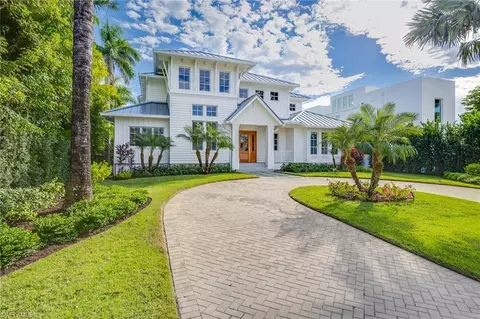 Exterior - 730 9th Ave S, Naples, FL 34102 photo 2 of 11