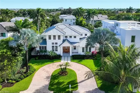 730 9th Ave S, Naples, FL 34102