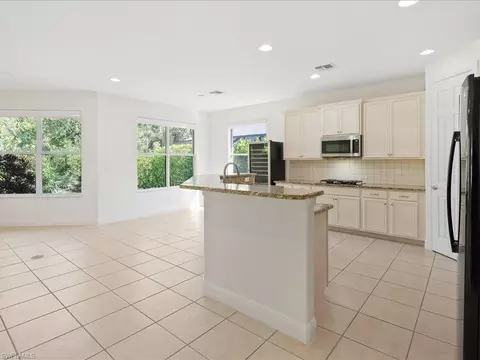 Kitchen - 12671 Biscayne Ct, Naples, FL 34105 photo 5 of 7