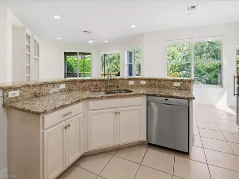 Kitchen - 12671 Biscayne Ct, Naples, FL 34105 photo 6 of 7