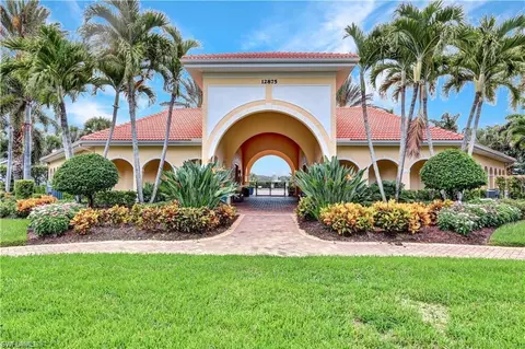 Exterior - 12671 Biscayne Ct, Naples, FL 34105 photo 8 of 14