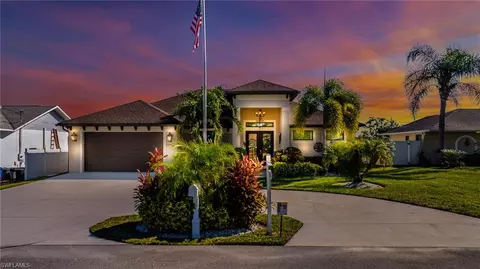 27296 High Seas Ln, Bonita Springs, FL 34135