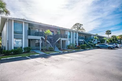 1208 Commonwealth Cir #J103, Naples, FL 34116