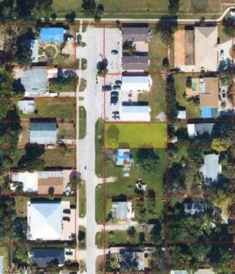 2439 Bayside St, Naples, FL 34112