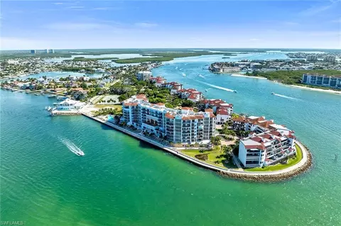 533 La Peninsula Blvd #533, Naples, FL 34113