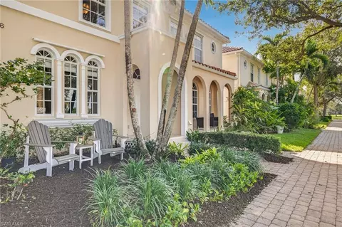 6096 Towncenter Cir, Naples, FL 34119