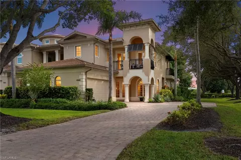 4840 W Boulevard Ct, Naples, FL 34103