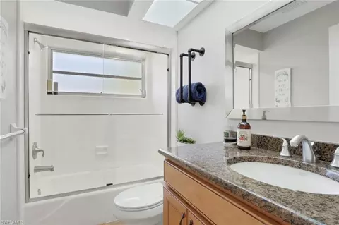 Bath - 687 Cypress Way E, Naples, FL 34110 photo 4 of 4