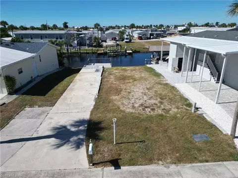 17910 Peppard Dr, Fort Myers Beach, FL 33931