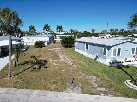 11380 Azalea Ln, Fort Myers Beach, FL 33931