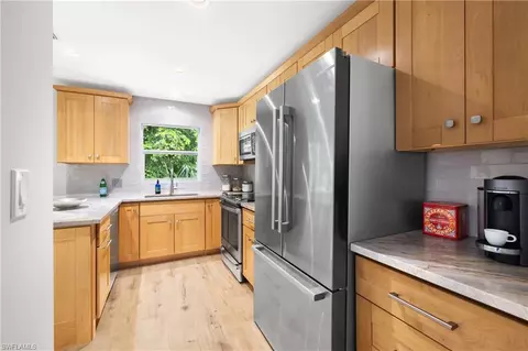 Kitchen - 3200 Binnacle Dr #C3, Naples, FL 34103 photo 5 of 5