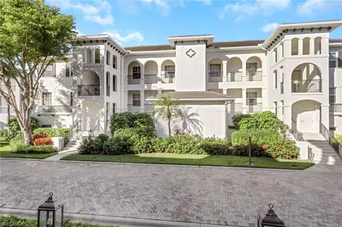 820 Bentwater Cir #202, Naples, FL 34108