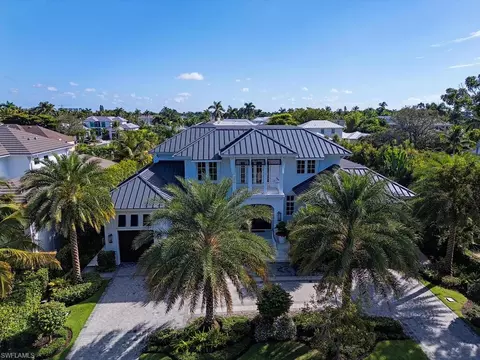 1675 Gordon Dr, Naples, FL 34102