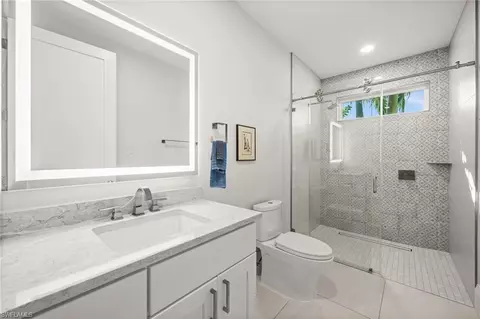 Bath - 1963 Bethany Pl, Naples, FL 34109 photo 3 of 4