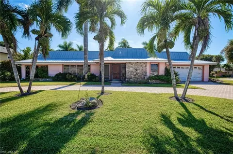 1320 Kingswood Ct, Fort Myers, FL 33919