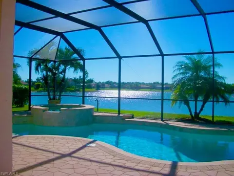 2239 Grove Dr, Naples, FL 34120