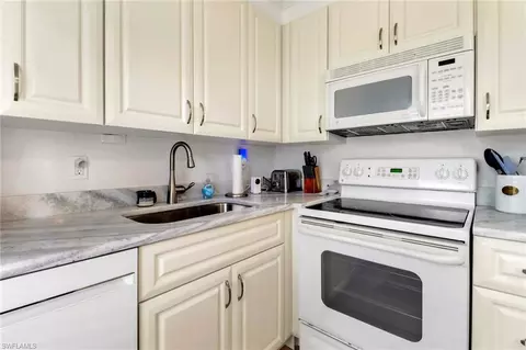 Kitchen - 207 8th Ave S #207A, Naples, FL 34102 photo 1 of 7