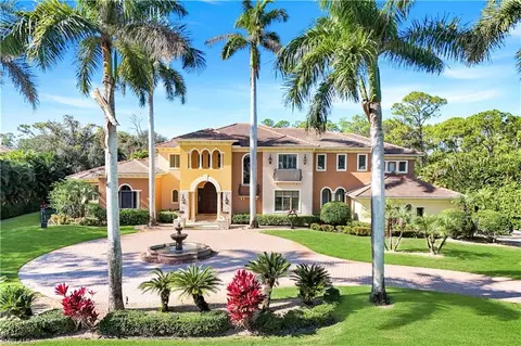 683 Hickory Rd, Naples, FL 34108