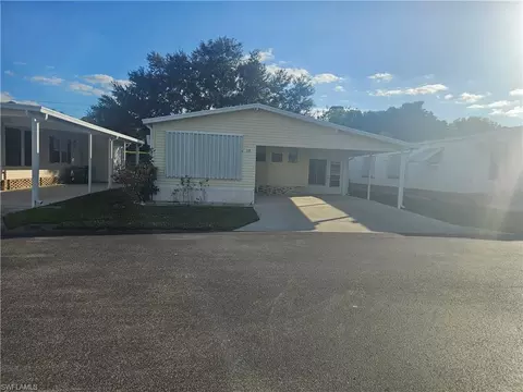 38 Turquoise Ave #38T, Naples, FL 34114