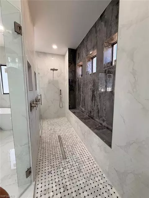 Bath - 3740 39th Ave NE, Naples, FL 34120 photo 3 of 8