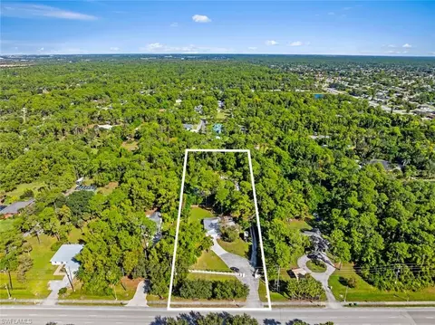 5731 Golden Gate Pkwy, Naples, FL 34116