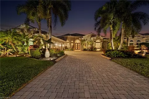 19287 La Serena Dr, Fort Myers, FL 33967