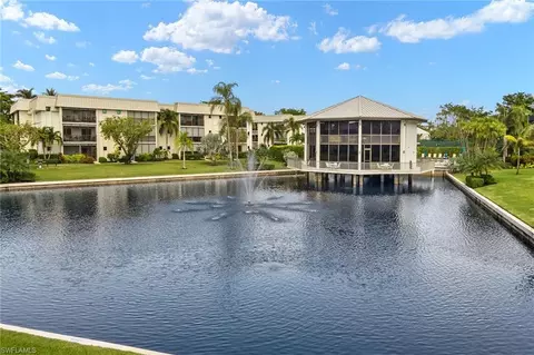 788 Park Shore Dr #H31, Naples, FL 34103