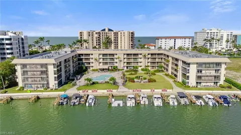 3200 Gulf Shore Blvd N #106, Naples, FL 34103