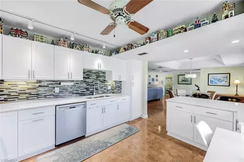 Kitchen - 261 Memory Ln #4, Naples, FL 34112 photo 3 of 4