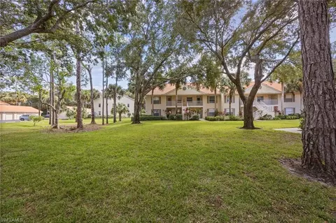 257 Robin Hood Cir #101, Naples, FL 34104