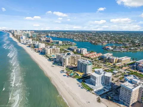 3000 Gulf Shore Blvd N #202, Naples, FL 34103