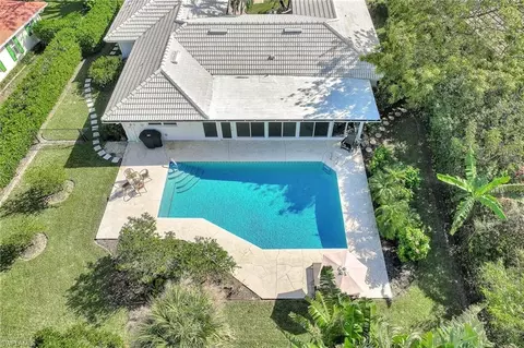 79 Burning Tree Dr, Naples, FL 34105 photo 5
