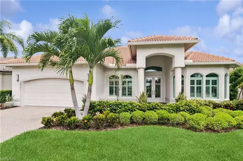 8991 Mustang Island Cir, Naples, FL 34113