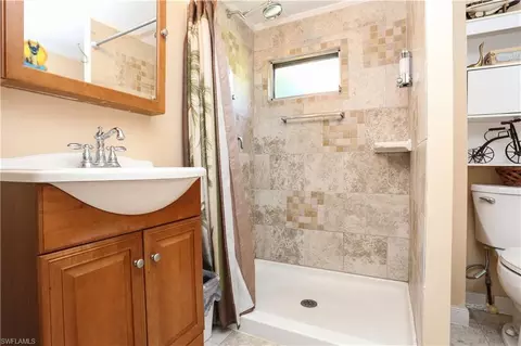 Bath - 893 Manatee Rd, Naples, FL 34114 photo 1 of 1