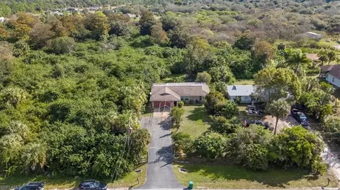 840 14th St NE, Naples, FL 34120