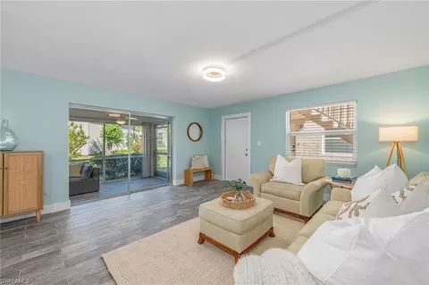 1549 Sandpiper St #49, Naples, FL 34102