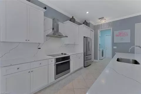 5769 Mango Cir, Naples, FL 34110