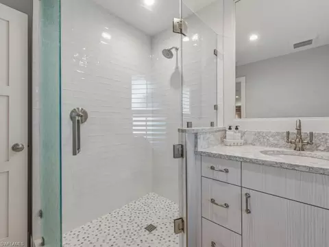 Bath - 2448 Harbor Rd, Naples, FL 34104 photo 3 of 5