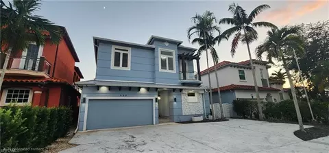646 111th Ave N, Naples, FL 34108