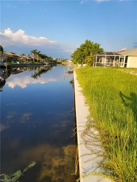 309 SE 23rd Ter, Cape Coral, FL 33990