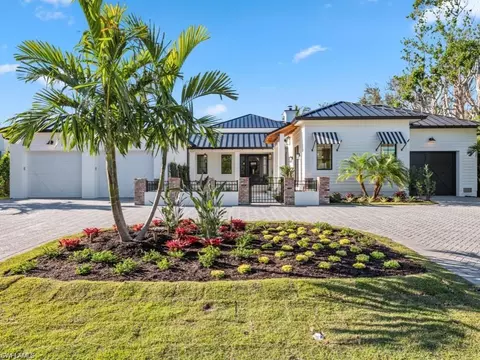 Exterior - 424 Spinnaker Dr, Naples, FL 34102 photo 2 of 14