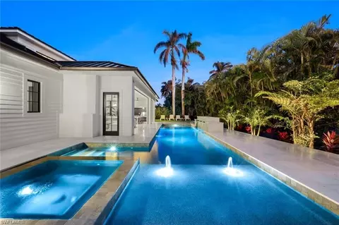 Exterior - 424 Spinnaker Dr, Naples, FL 34102 photo 8 of 14