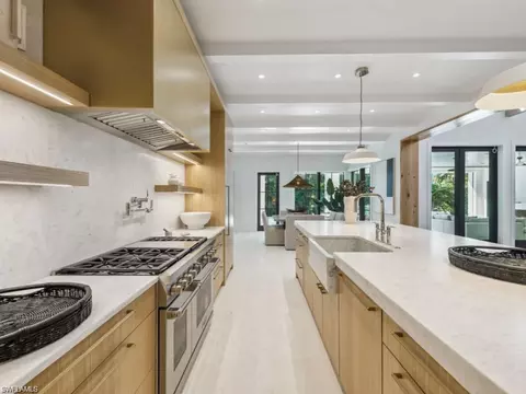 Kitchen - 424 Spinnaker Dr, Naples, FL 34102 photo 3 of 3