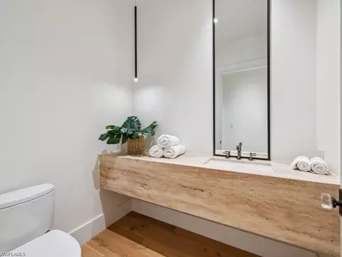 Bath - 424 Spinnaker Dr, Naples, FL 34102 photo 7 of 9
