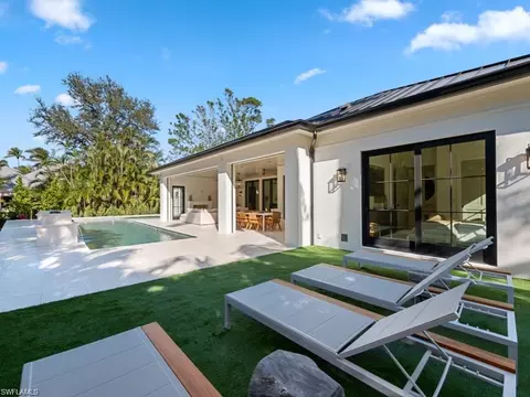 Exterior - 424 Spinnaker Dr, Naples, FL 34102 photo 9 of 14