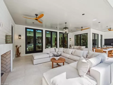 Exterior - 424 Spinnaker Dr, Naples, FL 34102 photo 5 of 14