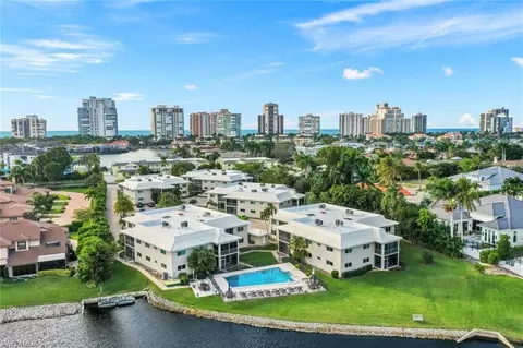 4160 Crayton Rd #A8, Naples, FL 34103