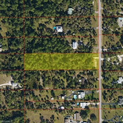 661 8th St SE, Naples, FL 34117