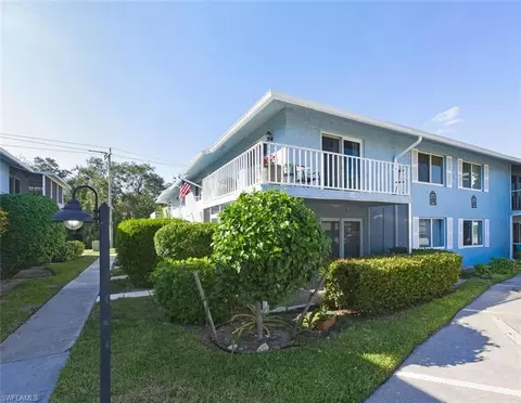 272 Palm Dr #2, Naples, FL 34112