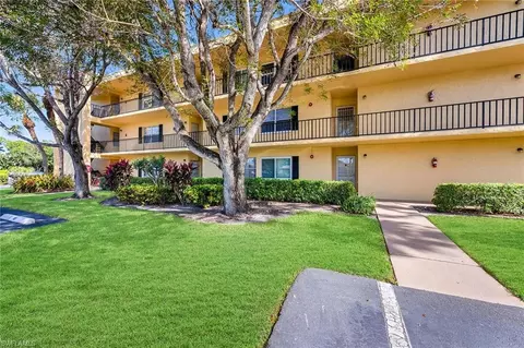 1086 Forest Lakes Dr #102, Naples, FL 34105